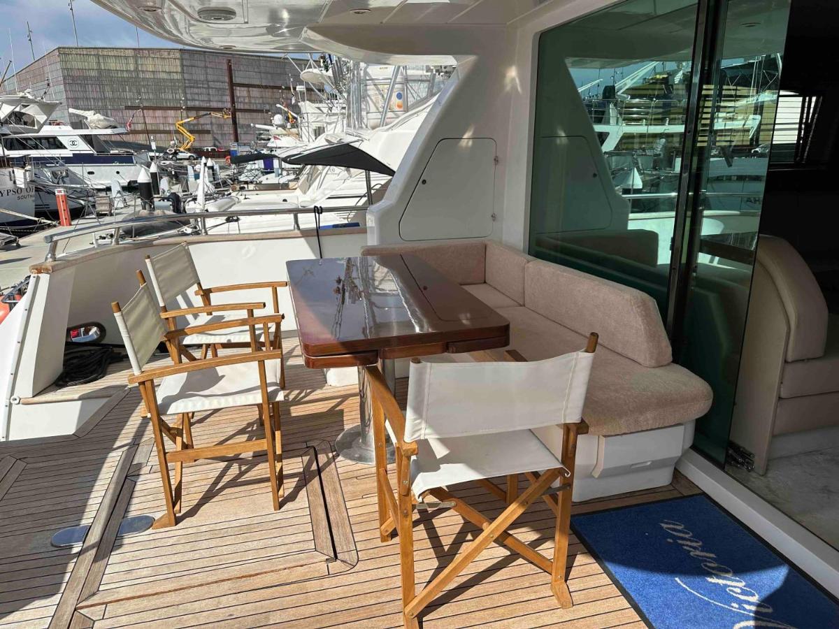Hotel Yacht 20Metros Sant Adria de Besos Exterior foto