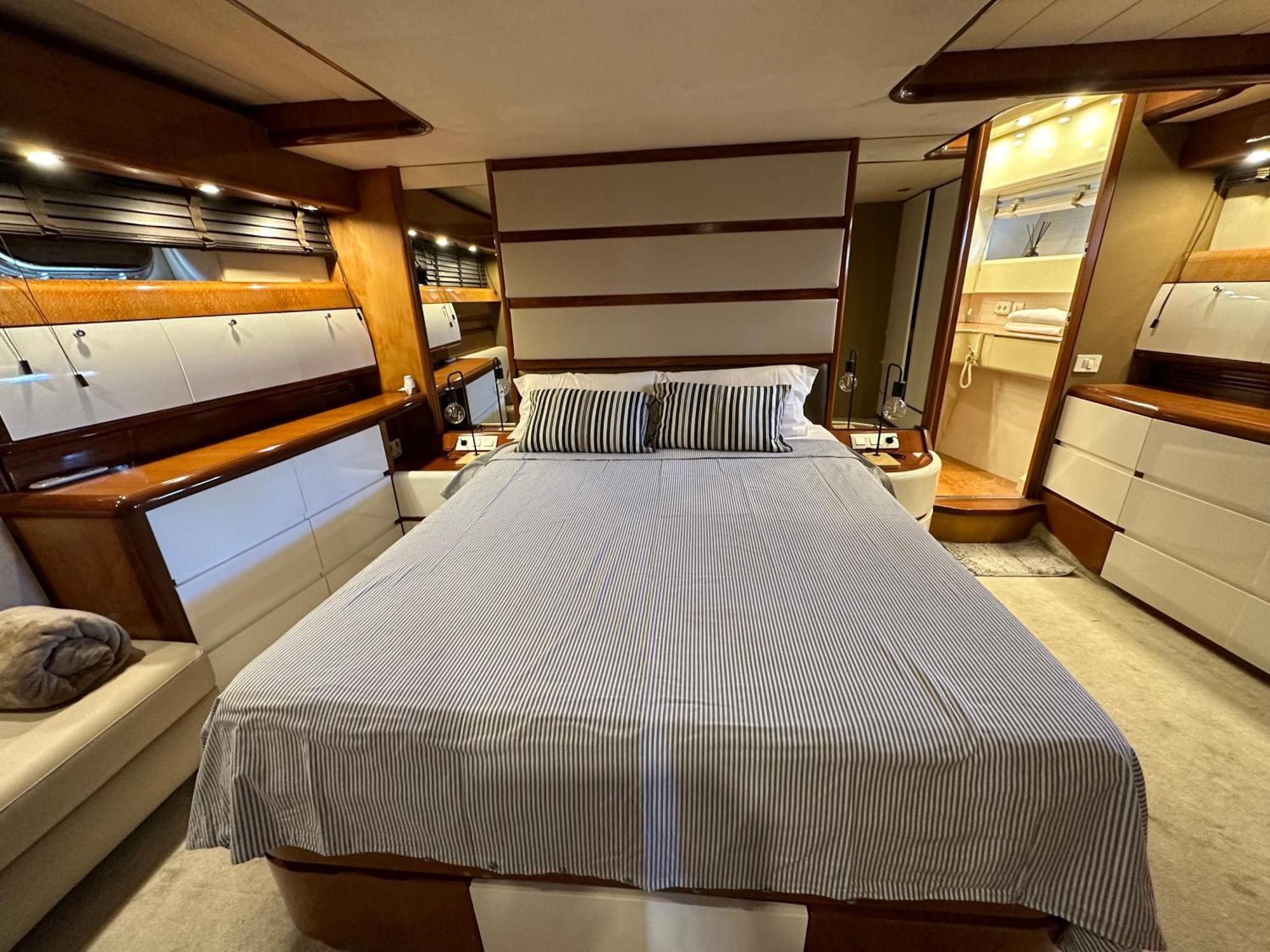 Hotel Yacht 20Metros Sant Adria de Besos Exterior foto